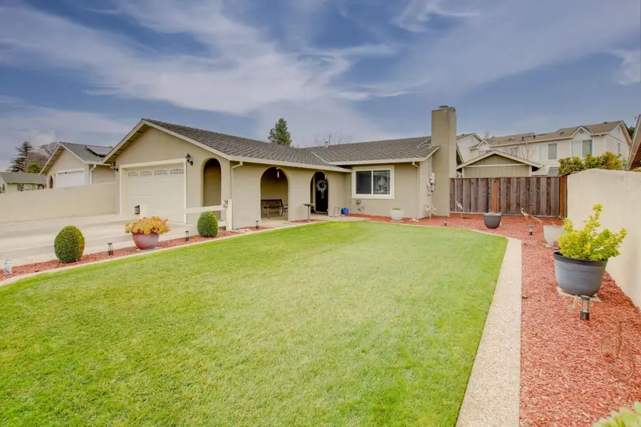 1035 C Street, Hollister, CA 95023 - #3