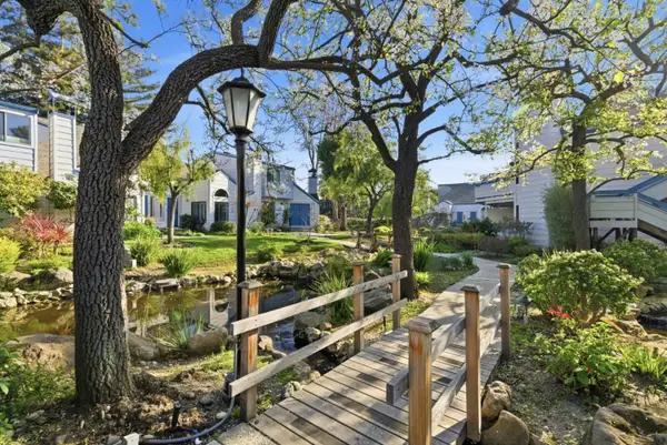 248 Walker Drive #17, Mountain View, CA 94043