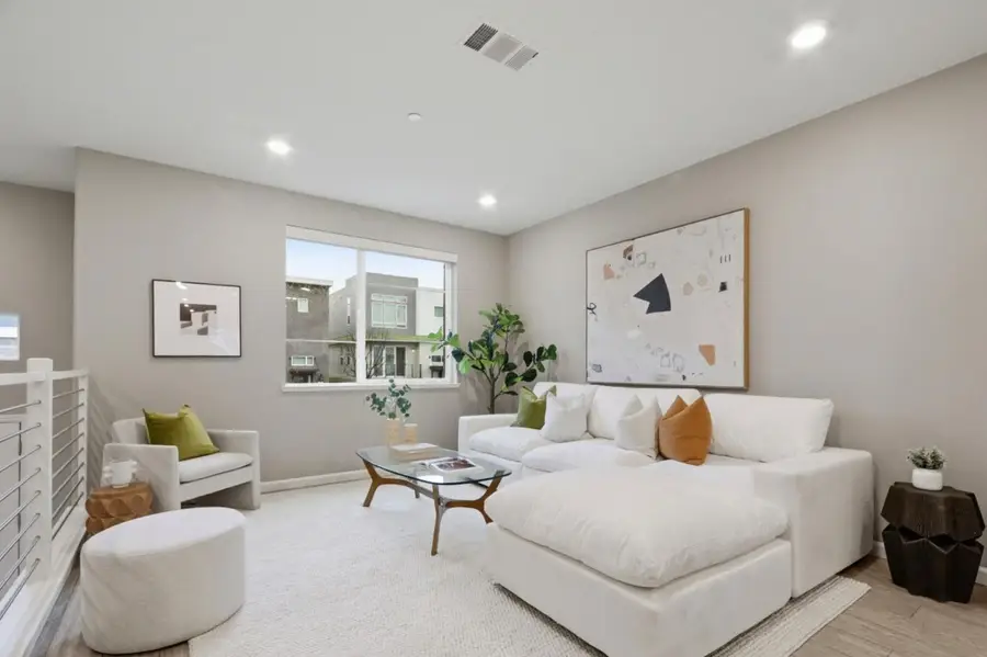 157 Llano De Los Robles Avenue #4, San Jose, CA 95136 - #3