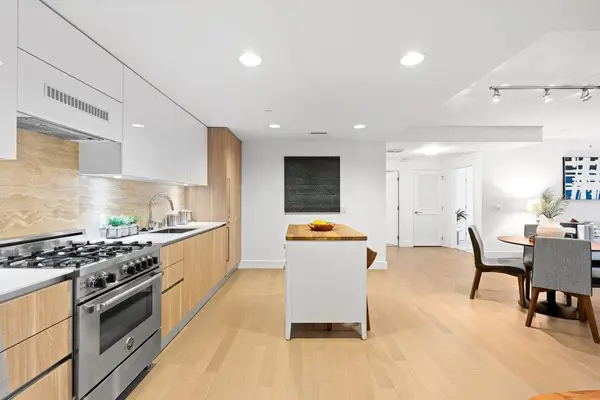 8 Buchanan Street #300, San Francisco, CA 94102