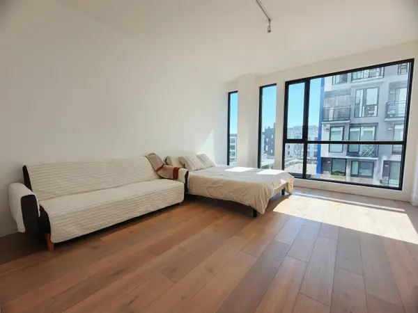 Address Withheld By Seller, San Francisco, CA 94109