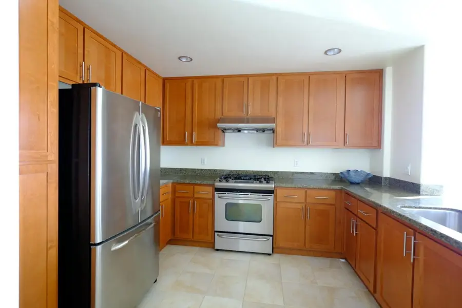 423 7th Street #901, Oakland, CA 94607 - #3