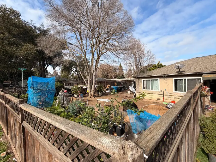 1807 Woodland Avenue, East Palo Alto, CA 94303 - #2