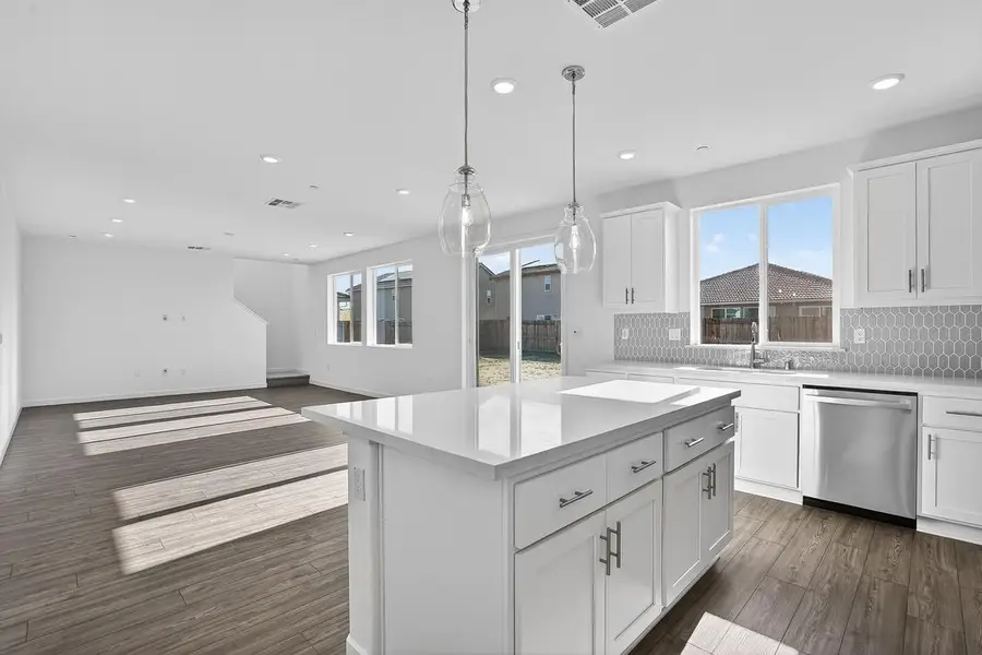 1706 Shingle Avenue, Manteca, CA 95337 - #3