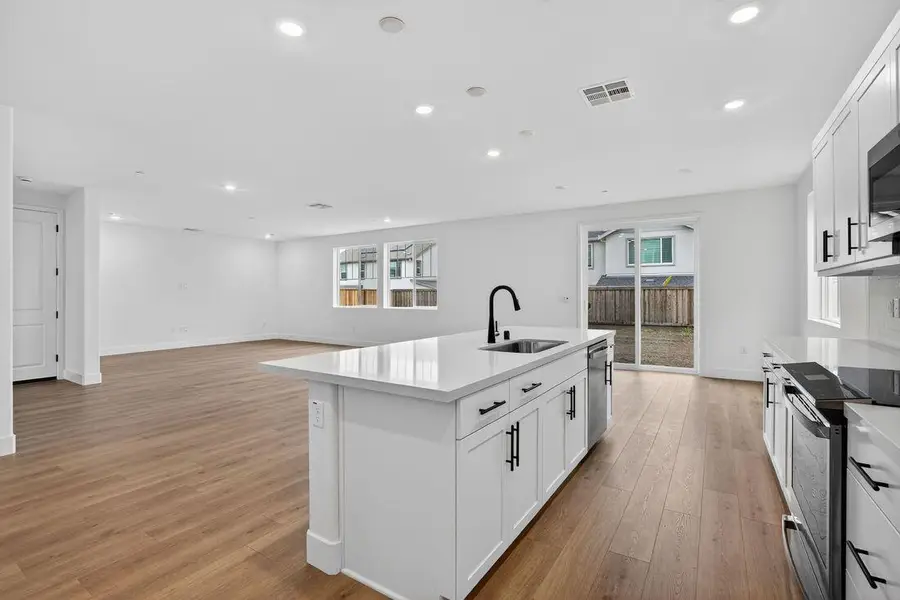196 Golden Gate Lane, Vacaville, CA 95687 - #3