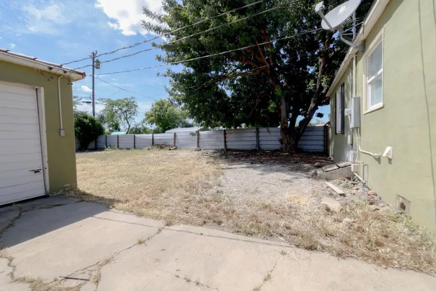 360 E 19th Street, Merced, CA 95340 - #3