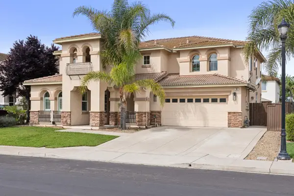 39 Escher Circle, Oakley, CA 94561