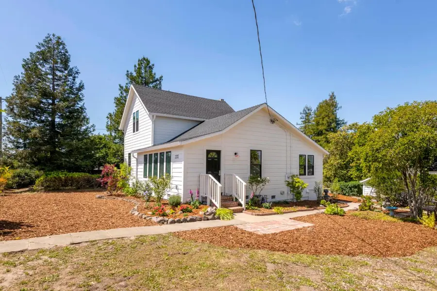 2212 Magnolia Avenue, Petaluma, CA 94952 - #2