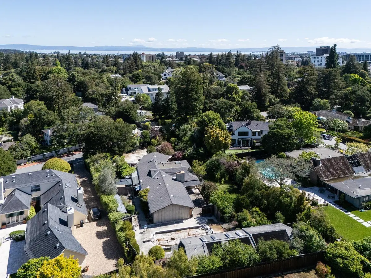 135 Stonehedge Road, Hillsborough, CA 94010 - #1