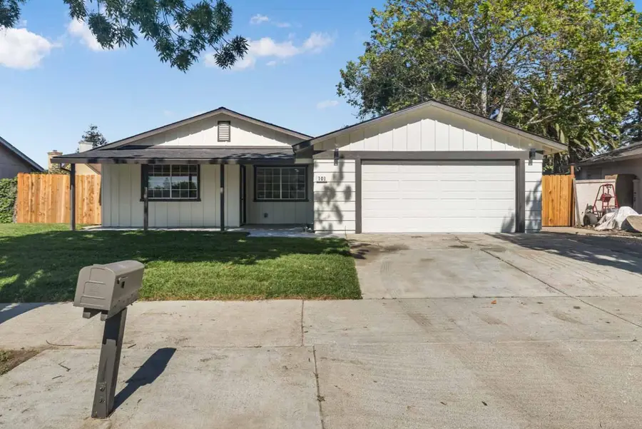 101 Recht Street, Hollister, CA 95023 - #2