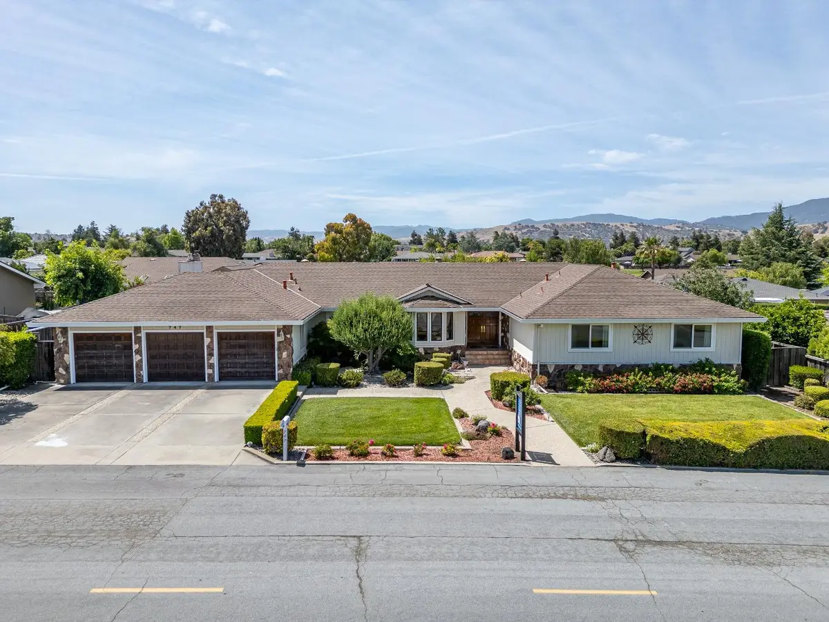 747 Ridgemark Drive, Hollister, CA 95023 - #1