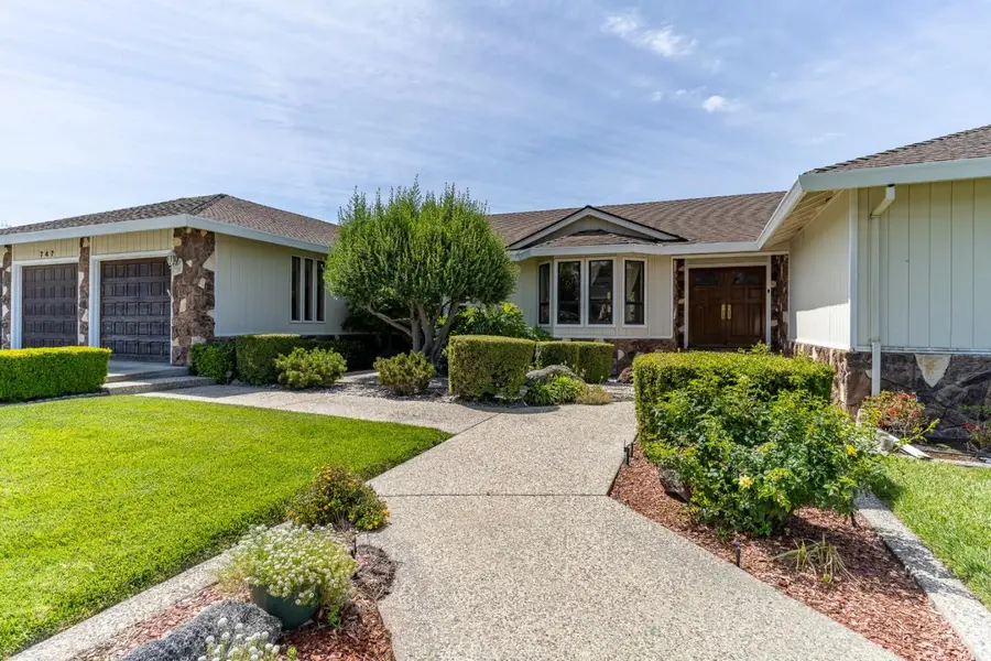 747 Ridgemark Drive, Hollister, CA 95023 - #2