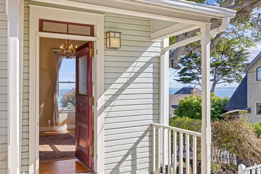 218 4th Street, Pacific Grove, CA 93950 - #2