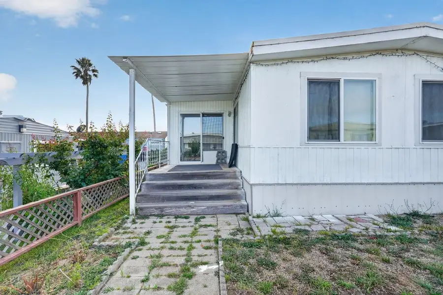 255 E Bolivar #39, Salinas, CA 93906 - #3