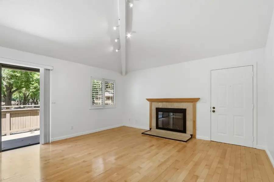 5689 Makati Circle #H, San Jose, CA 95123 - #3
