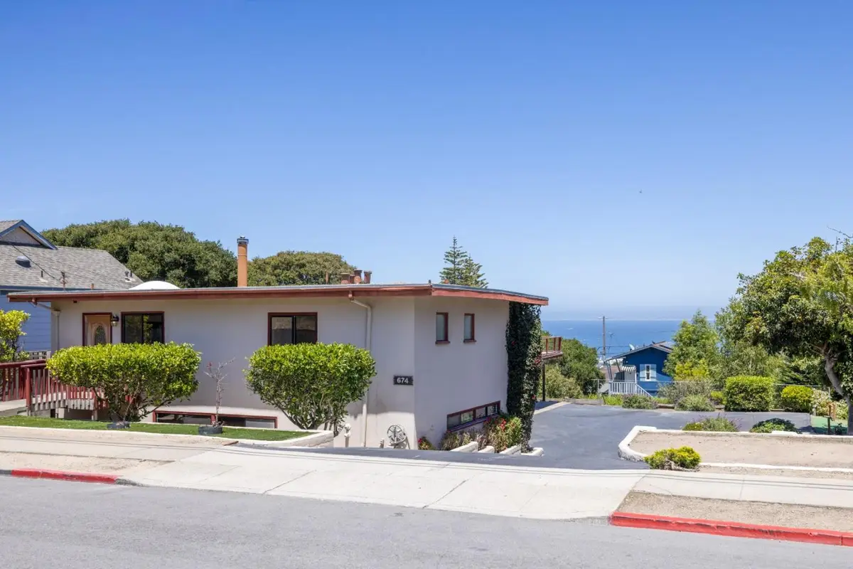 674 Pine Street, Monterey, CA 93940 - #1