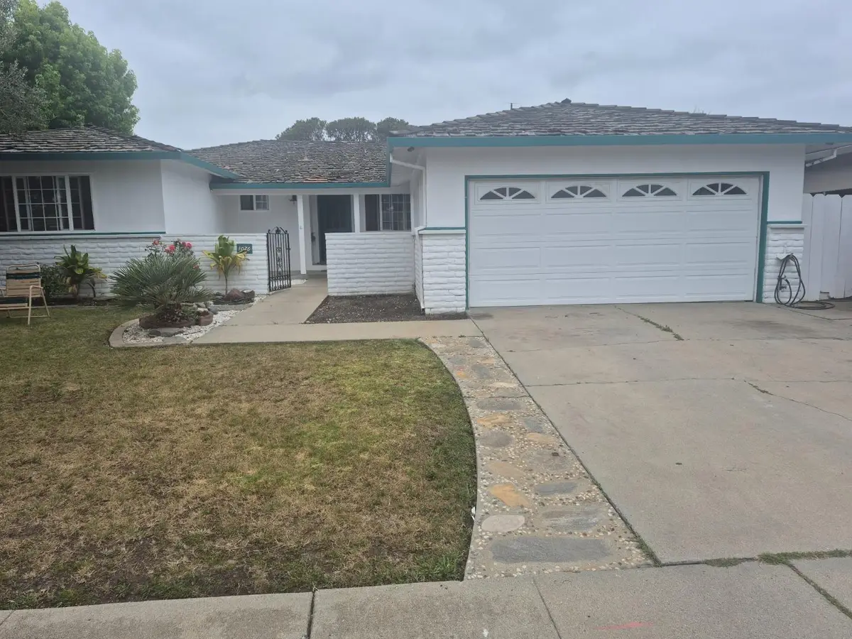 1076 Sierra Madre Drive, Salinas, CA 93901 - #1
