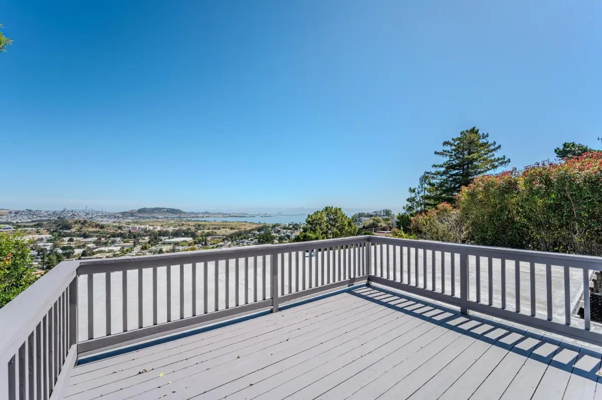 339 Kings Road, Brisbane, CA 94005 - #1