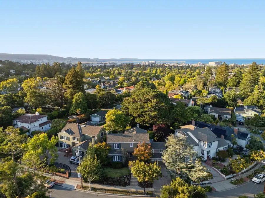 1386 Hillside Circle, Burlingame, CA 94010 - #3
