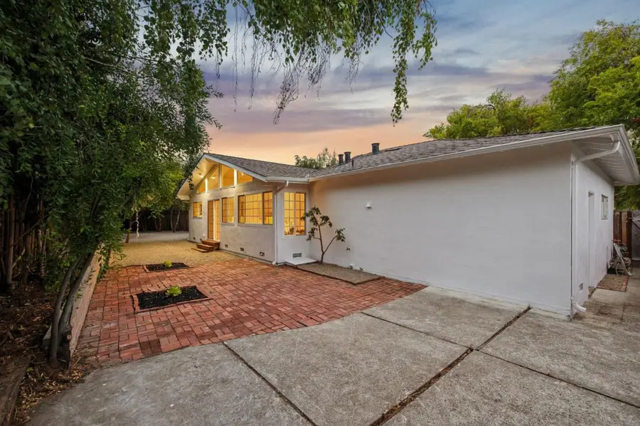 852 Ross Court, Palo Alto, CA 94303 - #3