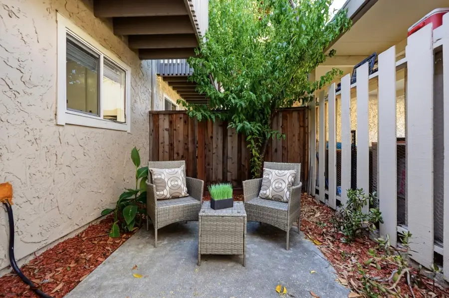 117 Mission Drive, East Palo Alto, CA 94303 - #3