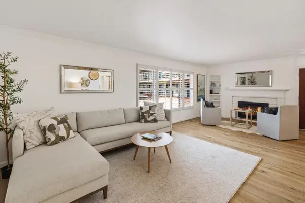 810 Lighthouse Avenue #206, Pacific Grove, CA 93950