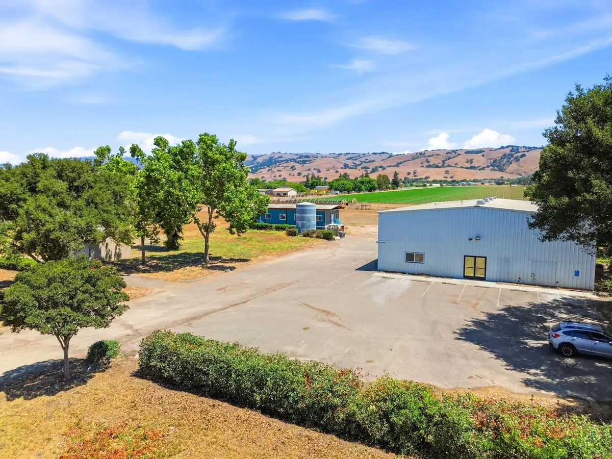 3065 Pacheco Pass Highway, Gilroy, CA 95020 - #1