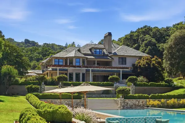 25355 La Loma Drive, Los Altos Hills, CA 94022