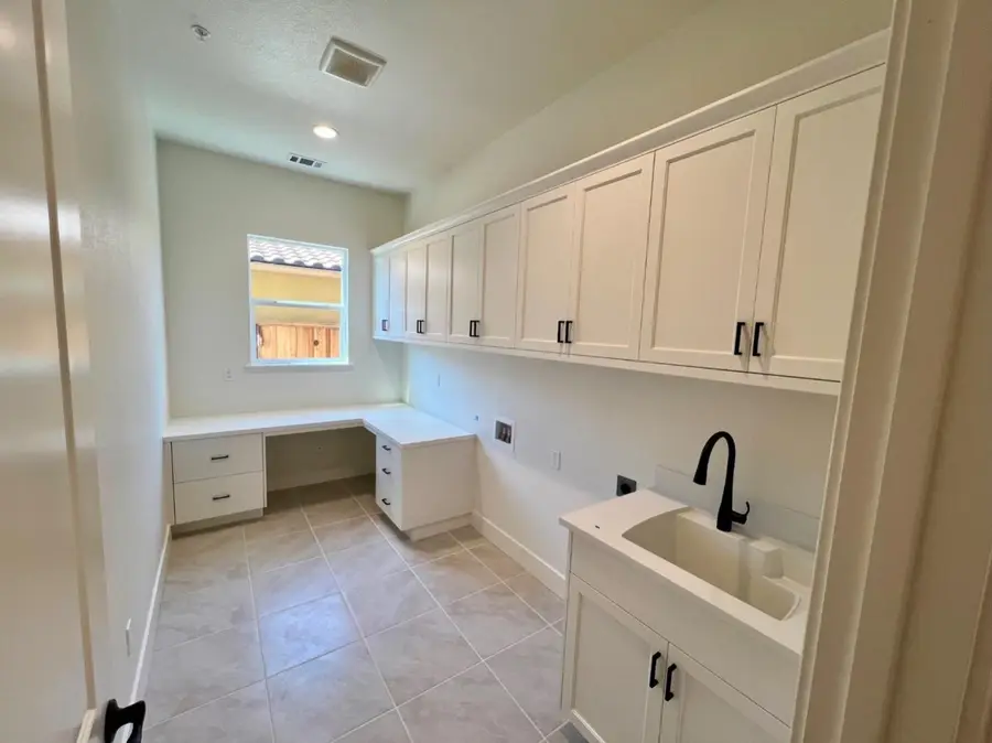 2106 White Oak Drive, Hollister, CA 95023 - #3