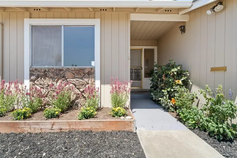 829 Almond Drive, Watsonville, CA 95076 - #2
