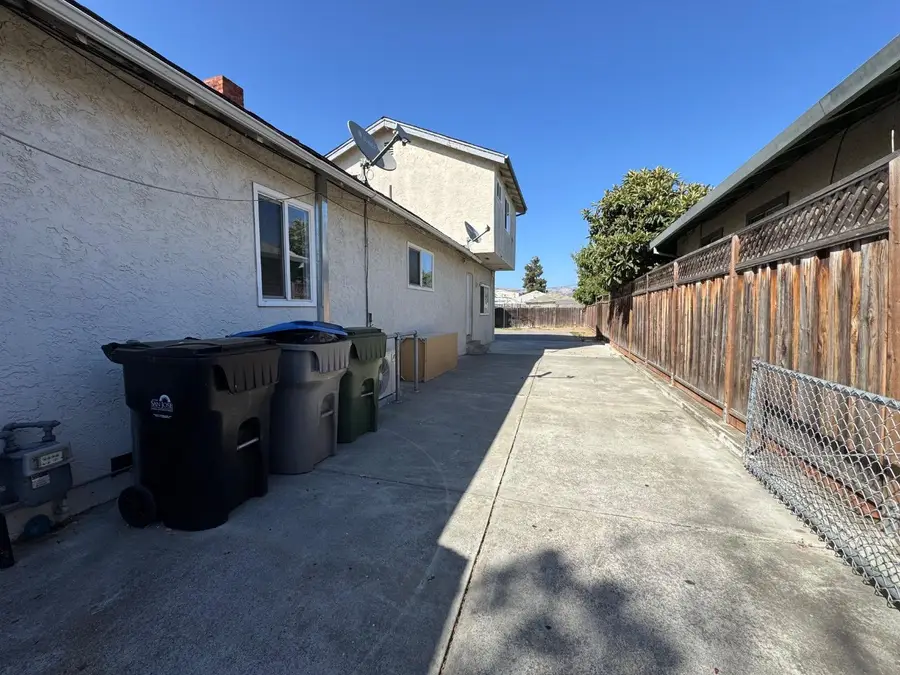 130 N 26th Street, San Jose, CA 95116 - #3