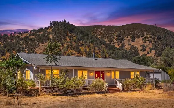 1633 New Long Valley Road, Clearlake Oaks, CA 95423