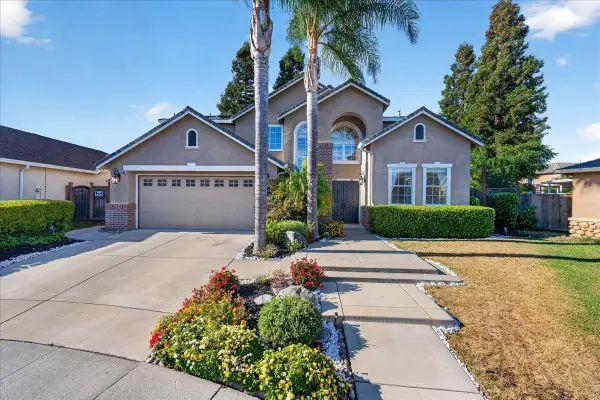 1301 Peregrine Drive, Gilroy, CA 95020