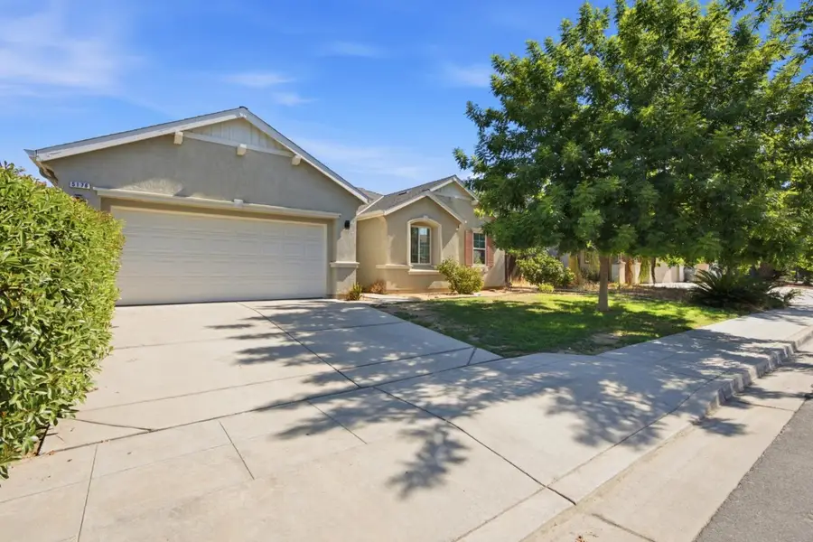5176 W Oslin Avenue, Fresno, CA 93722 - #2