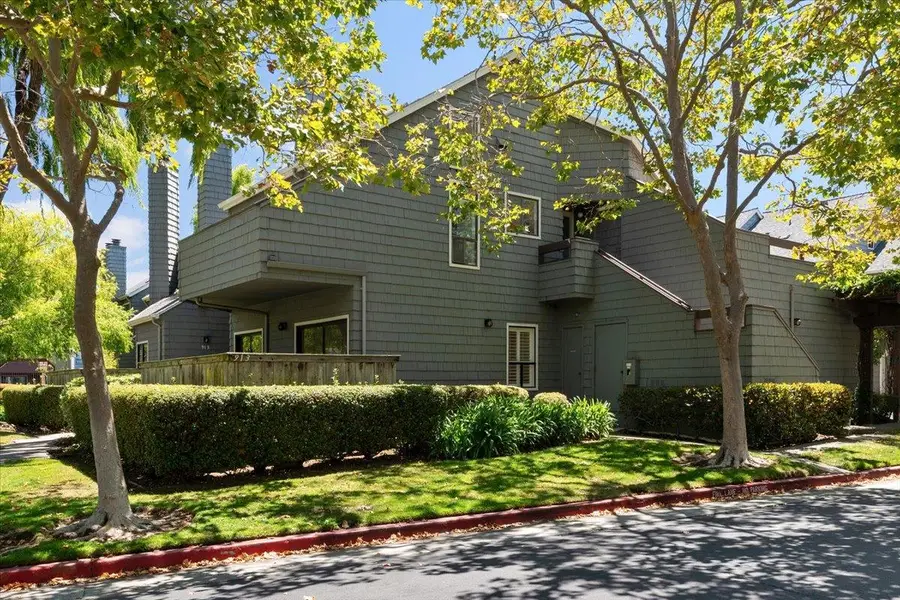 913 Shoreline Drive, San Mateo, CA 94404 - #2