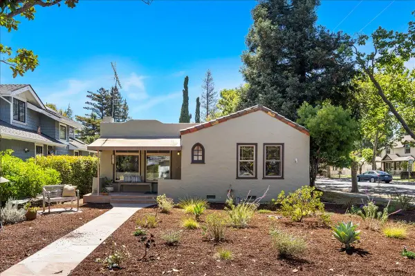 981 College Avenue, Palo Alto, CA 94306