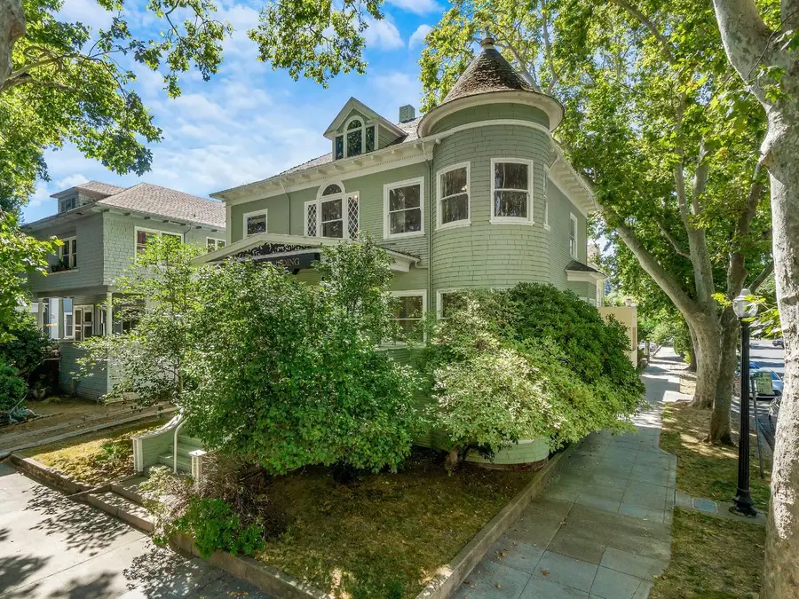2200 L Street, Sacramento, CA 95816 - #3