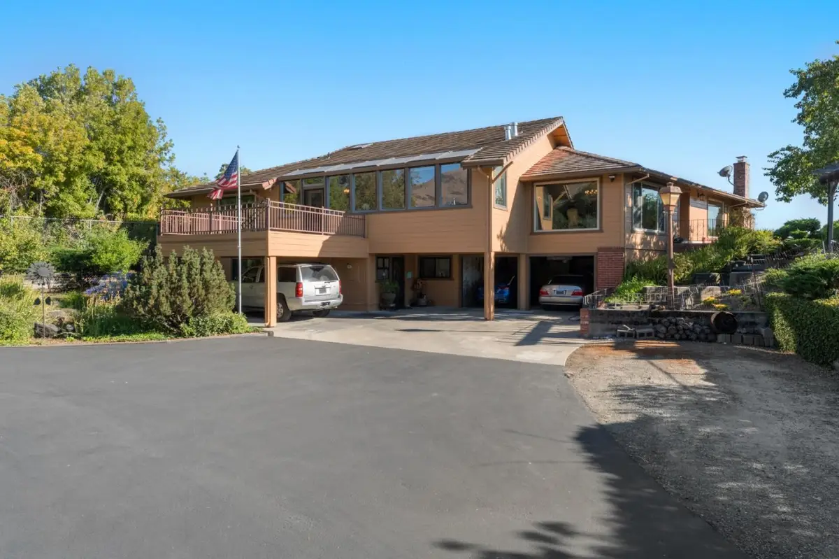 11081 Enchanto Vista Drive, San Jose, CA 95127 - #1