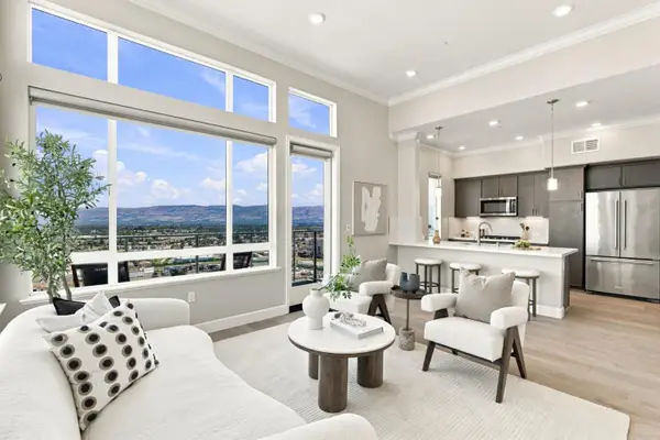 382 Llano De Los Robles Ave #Unit 9, San Jose, CA 95136