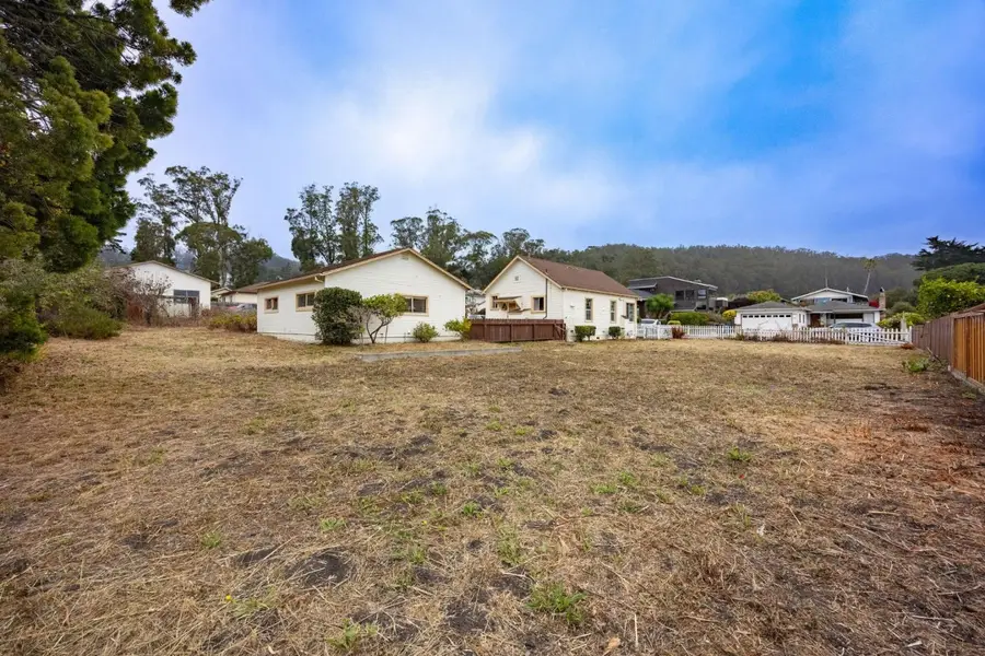 978 Palma Street, El Granada, CA 94018 - #3