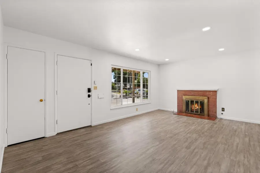 190 W Mckenzie Avenue, Stockton, CA 95204 - #3