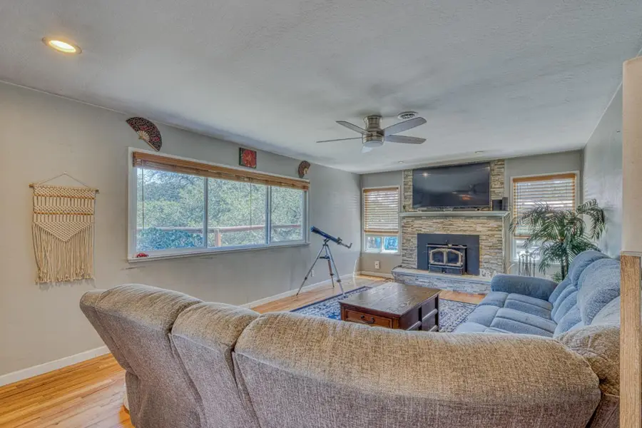 665 Paradise Road #B, Salinas, CA 93907 - #2