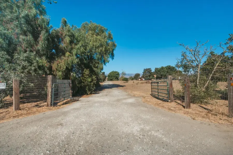315 Riverside Road, Hollister, CA 95023 - #2