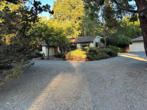 845 Los Robles Avenue, Palo Alto, CA 94306