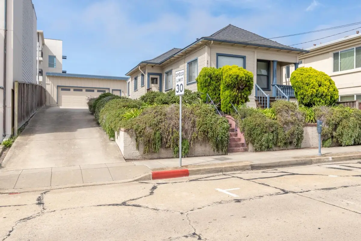271 Foam Street, Monterey, CA 93940 - #1