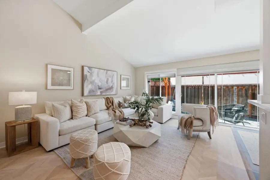 1327 Merrivale West Square, San Jose, CA 95117 - #3