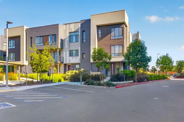 3891 Vanguard Common #1004, Fremont, CA 94538