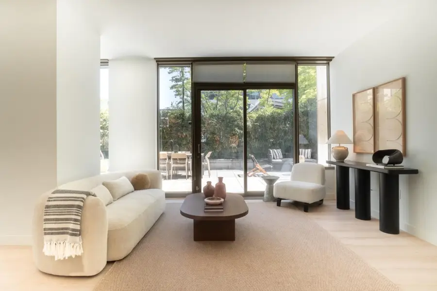 38 N Almaden Boulevard #302, San Jose, CA 95110 - #2