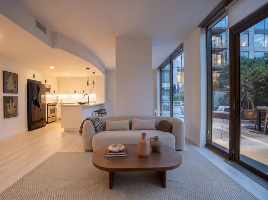 38 N Almaden Boulevard #302, San Jose, CA 95110 - #3