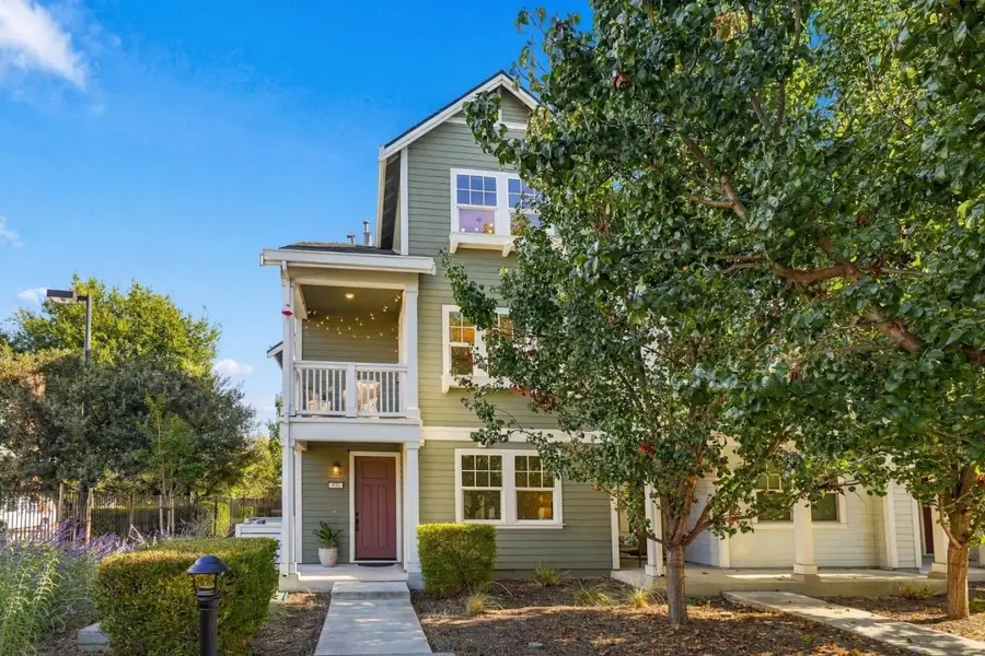 320 Circuit Way, Mountain View, CA 94043 - #2